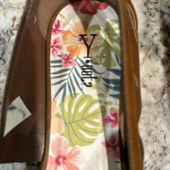 Brown casual flat - Y not? Size 10 - Picture 2 of 3